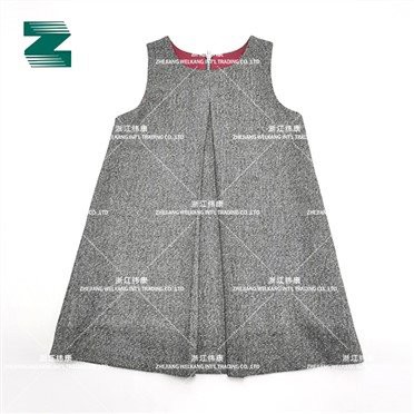 Платье с большими складками спереди для детей